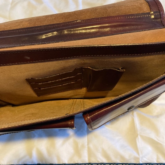IMedici Italian Leather Briefcase - Picture 5 of 7